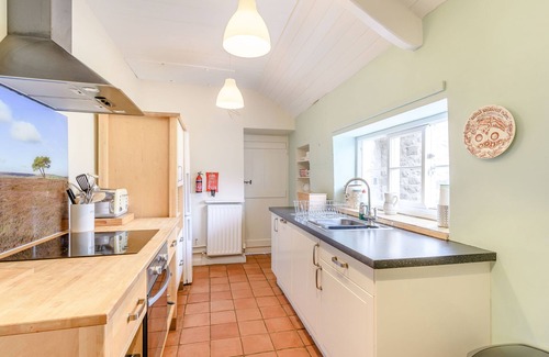 Cropton Cottage | CORNER COTTAGE, pet friendly, character holiday cottage in Cropton