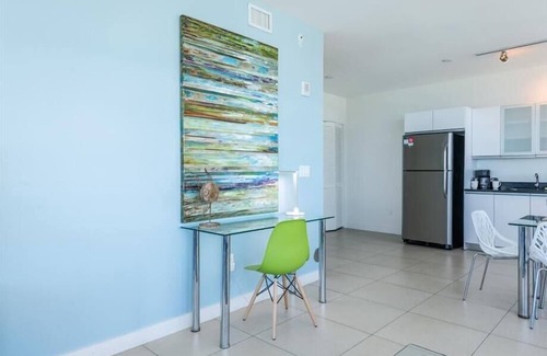 North Beach Apartment | Corner Ocean Front View | Outdoor Pool| Miami