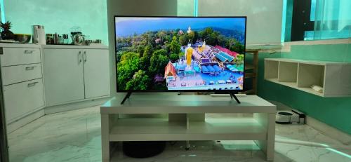 Nimman Apartment | Corner Smart Home Condo Amazing Views of Chiang Mai, Doi Suthep, and Nimman