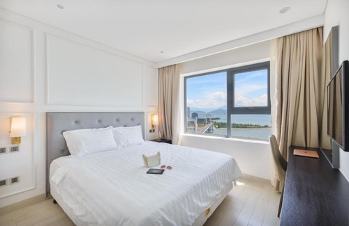 Son Tra Apartment | Corner Suite 2BDR high floor with Panoramic View - Golden Pool