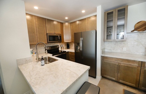 Townsite Condo | Corner Top Level 2-bedroom on Oceanfront- Sleeps 6 - D313 North Coast Village