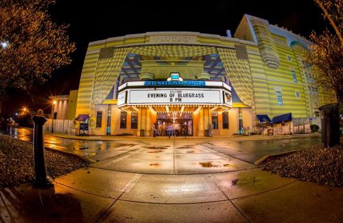 Chatham-Arch Apartment | Corner view close to Gainsbridge and Lucas Oil