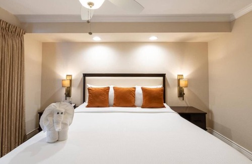 Coronado Hotel | Coronado Beach Resort - A charming getaway in the peaceful city of Coronado.