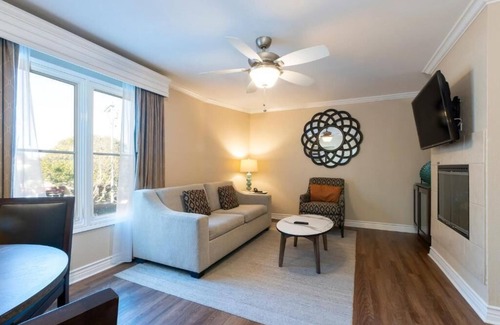 Coronado Hotel | Coronado Beach Resort - A charming getaway in the peaceful city of Coronado.