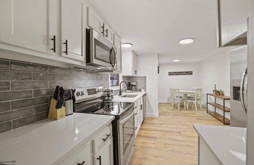 Fairfield Beach Apartment | Corporate Cottage on Circle