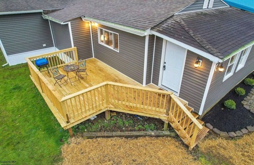 Fairfield Beach Apartment | Corporate Cottage on Circle