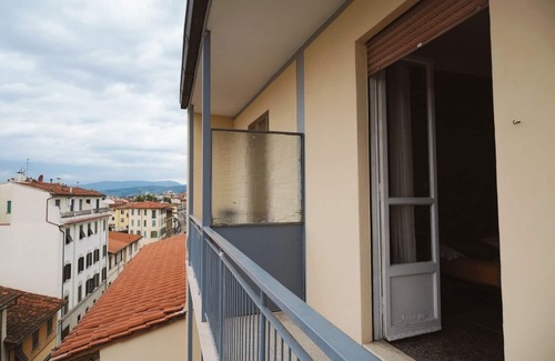 Careggi Rifredi Apartment | CORRIDONI VISTA APARTMENT