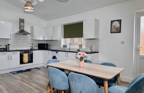Tokyngton Apartment | Cosy 1-Bed Flat 30min to Central London & Parking
