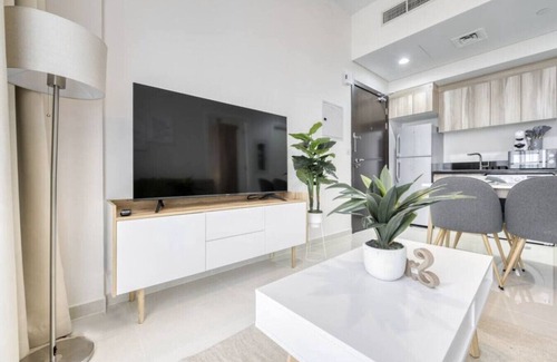 Dubai Apartment | Cosy 1 Bedroom Apartment in Golf Vita, Damac Hills