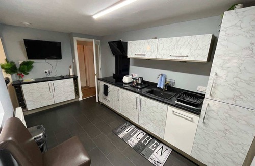 Carluke Apartment | Cosy 2 Bed Apartment in Crossford, near Lanark