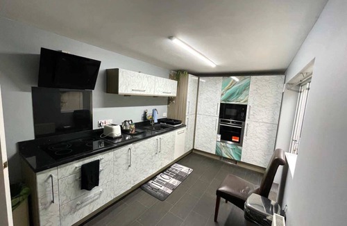 Carluke Apartment | Cosy 2 Bed Apartment in Crossford, near Lanark