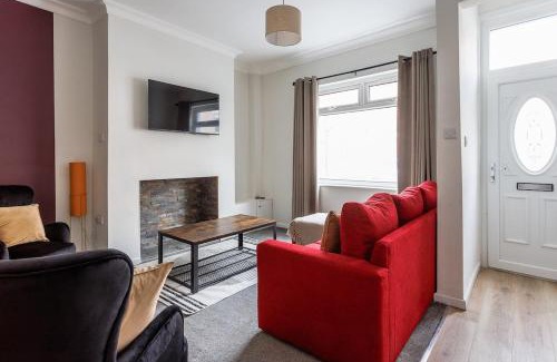 Darlington House | Cosy 2-Bed Home in Darlington Great Location!