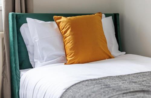 Darlington House | Cosy 2-Bed Home in Darlington Great Location!