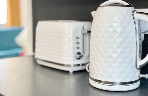 Wishaw Apartment | Cosy 2 bed house with garden in Wishaw