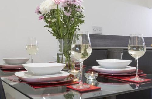 Rushey Green Apartment | Cosy 2 Bedroom Apartment London Catford - Long Stays Allowed