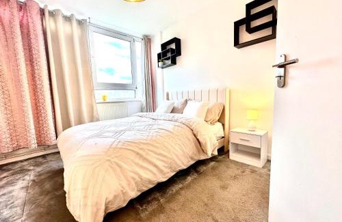 Hoxton Apartment | Cosy 2 Bedroom Apartment London Shoreditch with Great Transport Links