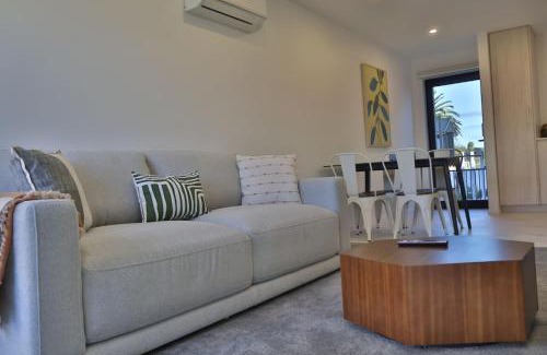 Henderson House | Cosy 2BR House in Awaroa Road