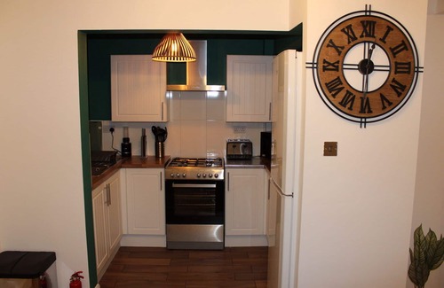 Wyken House | Cosy 3-bed-house-healthworkerslong Staysrelocatersfamiliescontractors