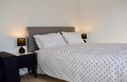 Haberfield Hotel | Cosy 3 Bedroom Apartment In Trendy Haberfield