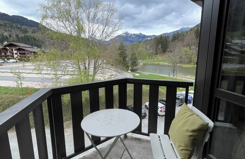 Les Houches Apartment | Cosy 4 bed Apartment, Ski lift and Lake, Chavants Les Houches