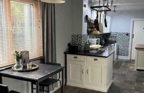 Bolton House | Cosy 4-Bed Cottage - Scenic Retreat, Aga & WiFi