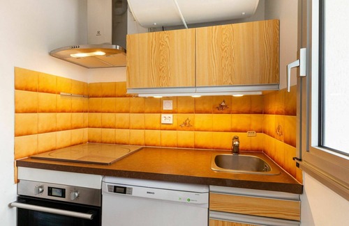 Meschers-sur-Gironde Apartment | Cosy apartment for 4 guests with WIFI, TV and balcony