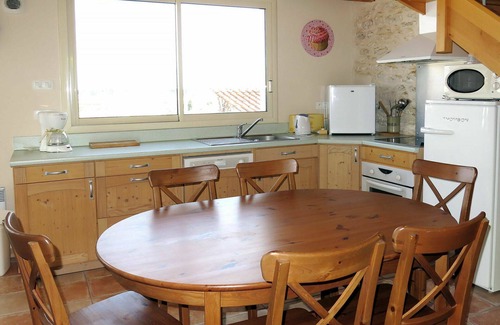 La Tranche-sur-Mer Apartment | Cosy apartment for 5 people with TV, terrace and pets allowed