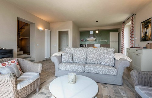 Costigliole d'Asti House | Cosy apartment in villa for 5 people with A/C, WIFI, pool, TV, patio, panoramic view and parking