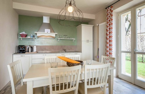 Costigliole d'Asti House | Cosy apartment in villa for 5 people with A/C, WIFI, pool, TV, patio, panoramic view and parking
