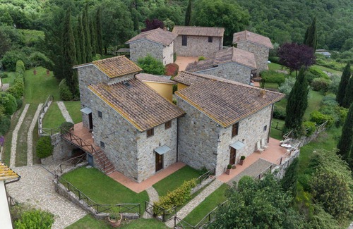 Greve in Chianti House | Cosy apartment in villa for 8 guests with WIFI, pool, TV, patio, pets allowed and parking