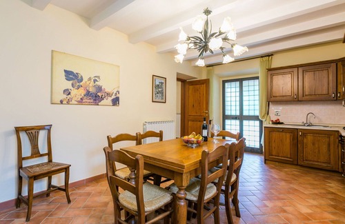 Badia Agnano Apartment | Cosy apartment with WIFI, private pool, TV, patio, pets allowed, panoramic view and parking