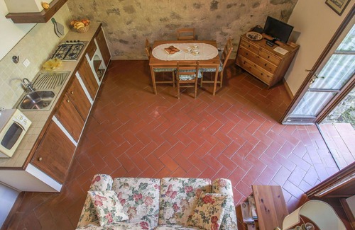 Sesto Fiorentino Villa | Cosy apartment in villa for 3 people with WIFI, pool, TV and pets allowed