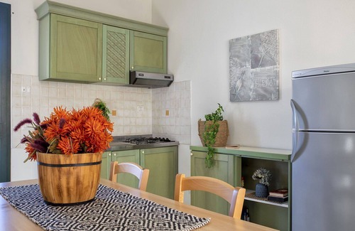 Trinita d'Agultu Apartment | Cosy apartment for 6 guests with pool, A/C, WIFI, TV, patio and parking