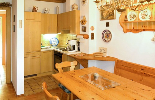 Treffen Villa | Cosy apartment in villa for 4 guests with WIFI, TV, terrace and pets allowed