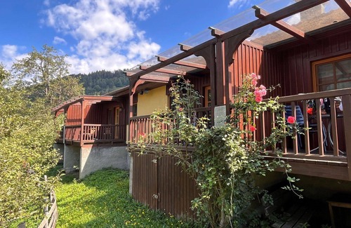 Treffen Villa | Cosy apartment in villa for 4 guests with WIFI, TV, terrace and pets allowed