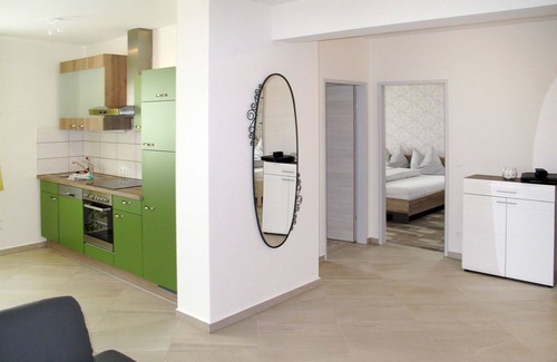 Donnerskirchen Apartment | Cosy apartment for 6 people with WIFI, A/C, TV, terrace and pets allowed