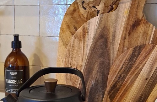 Salavas Apartment | Cosy apartment - Balcony, Air conditioning & Free shaded parking