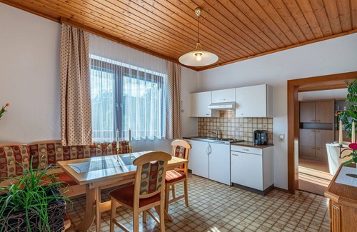 Agsdorf Apartment | Cosy apartment for 4 people with WIFI, TV, patio and pets allowed