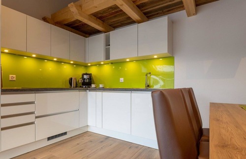 Saas Almagell Apartment | Cosy apartment for 7 people with hot tub, WIFI, TV and balcony