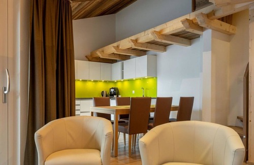 Saas Almagell Apartment | Cosy apartment for 7 people with hot tub, WIFI, TV and balcony