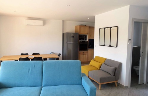 Favone Apartment | Cosy apartment for 8 people with WIFI, private pool, A/C, patio, pets allowed and panoramic view