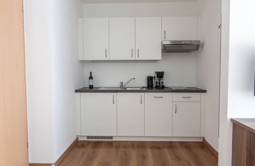 Tirolo Apartment | Cosy Apartment “Ferienwohnung Typ C” with Wi-Fi & East View