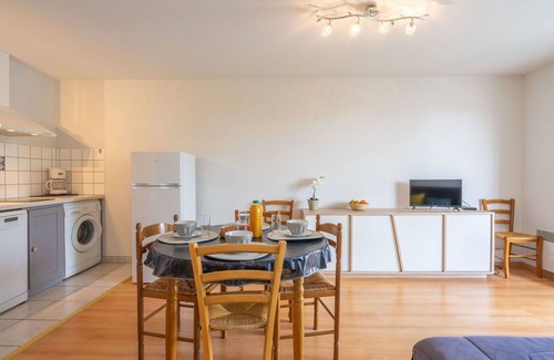 Vaux-sur-Mer Apartment | Cosy apartment for 4 guests with pool, WIFI, TV, balcony and pets allowed