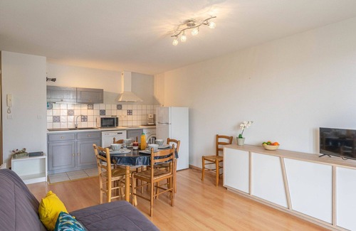 Vaux-sur-Mer Apartment | Cosy apartment for 4 guests with pool, WIFI, TV, balcony and pets allowed