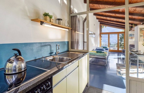 Orselina Apartment | Cosy apartment for 2 guests with WIFI and balcony