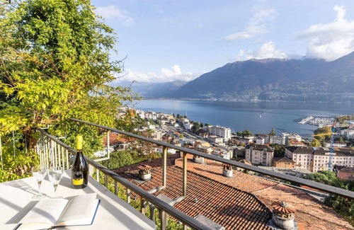 Orselina Apartment | Cosy apartment for 2 guests with WIFI and balcony