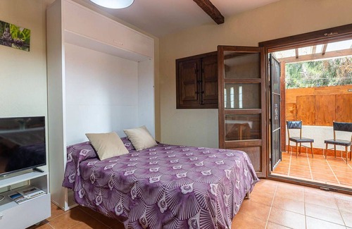 San Jose Apartment | Cosy apartment for 2 guests with pool, A/C, TV and patio