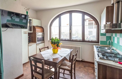 La Morra Apartment | Cosy apartment for 2 people with pool, WIFI, TV, patio and pets allowed