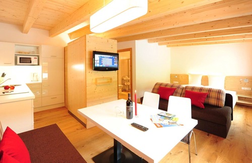 Jerzens Apartment | Cosy apartment for 3 guests with WIFI and TV