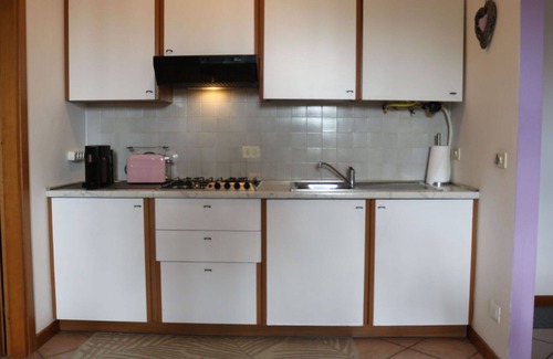 Colà Di Lazise Apartment | Cosy apartment for 3 guests with A/C, pool, TV, balcony and pets allowed